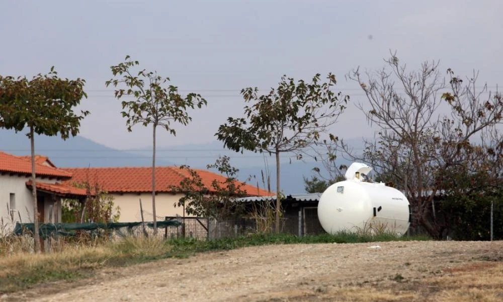 Διαρροή στις σωληνώσεις θέρμανσης η πιθανότερη αιτία θανάτου του 16χρονου στην Ξάνθη–Διασωληνωμένες οι δύο αδερφές του (βίντεο)